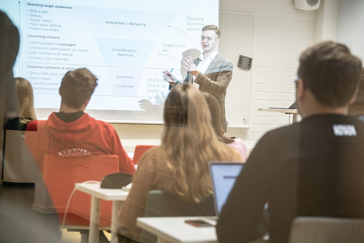 blog-growth-hacking-aalto-university-cr